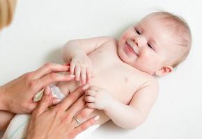 Отсутствие стула у грудного малыша – почему происходит и как помочь?